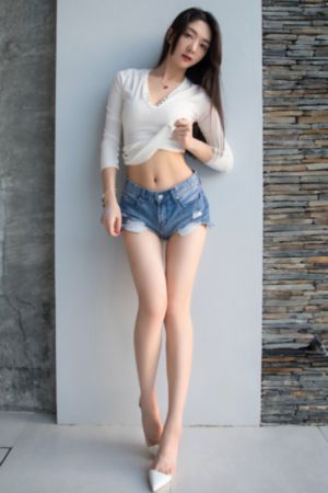 隔着超薄肉色丝袜进入97