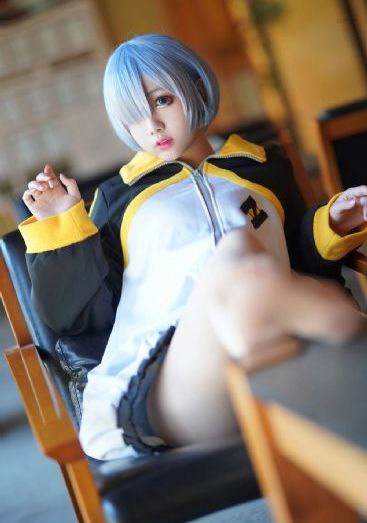 年轻的女老师2