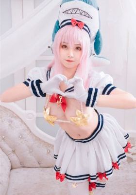 美女校花张开腿让我电影